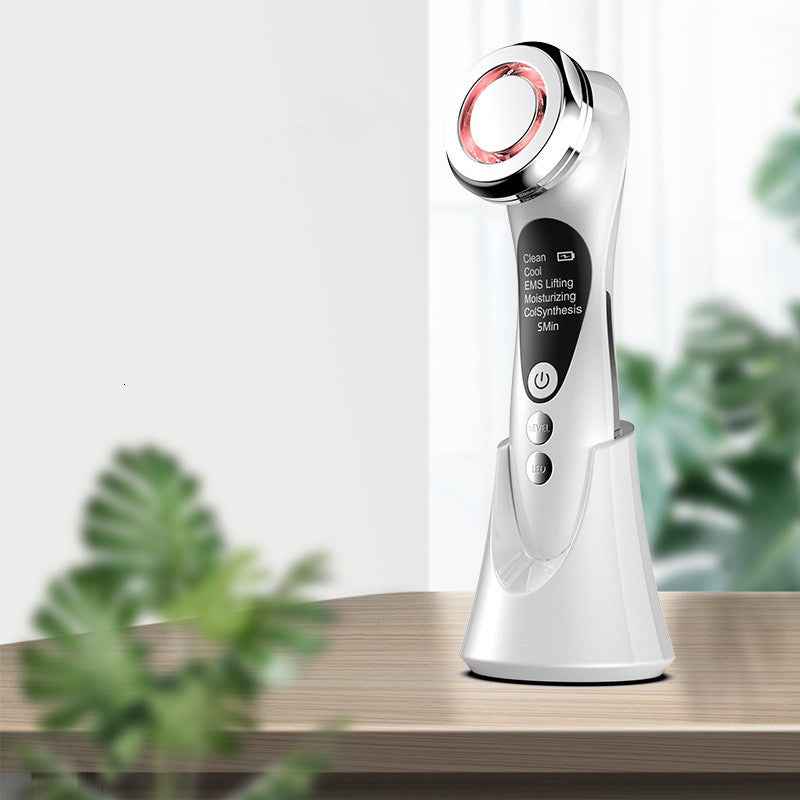 Hot and cold ultrasonic facial device with warm and cool modes